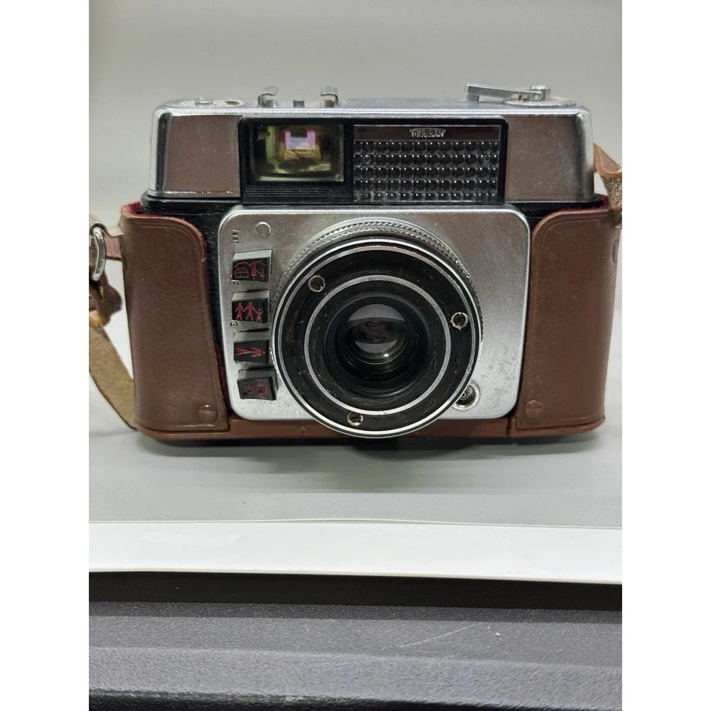 Vintage Bertram Camera with case untested‎